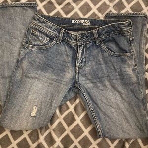 Woman’s express jeans size 6 m no stains in excellent condition